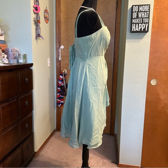 NWOT light green sleeveless formal dress with sheer coat rhinestone accent 8 - Picture 3 of 11